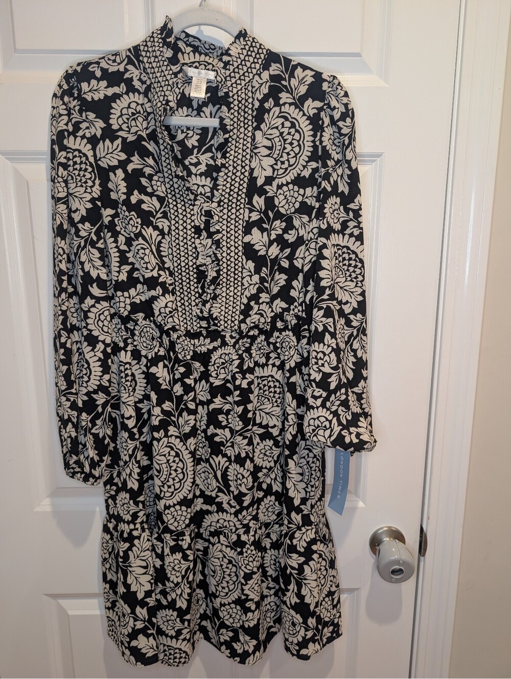NWT London Times Consuela Long Sleeve Midi Dress Black Cream sz 12